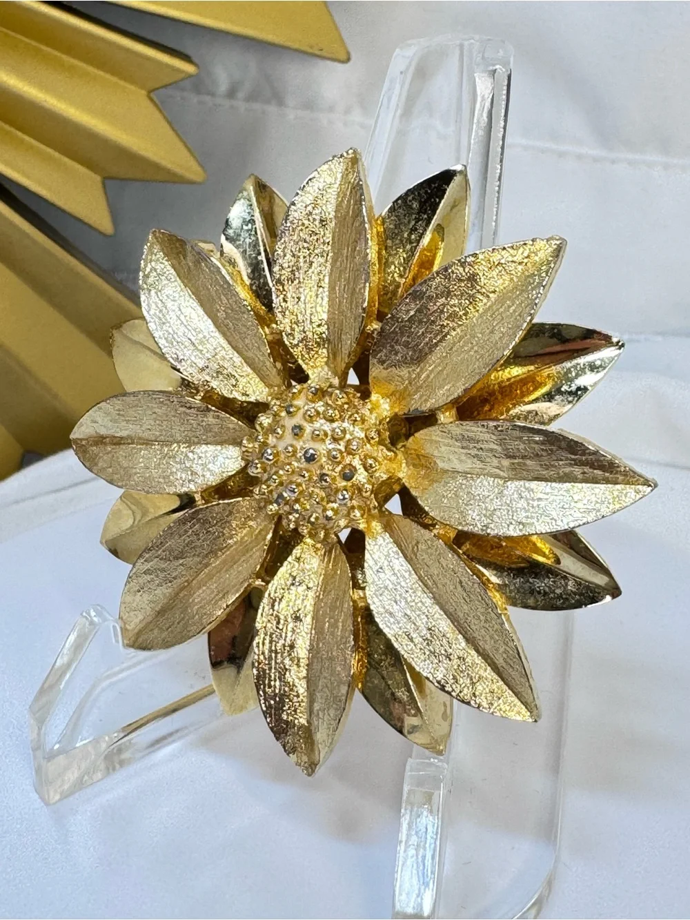 Vintage Sarah Coventry Gold Floral Sunflower Brooch